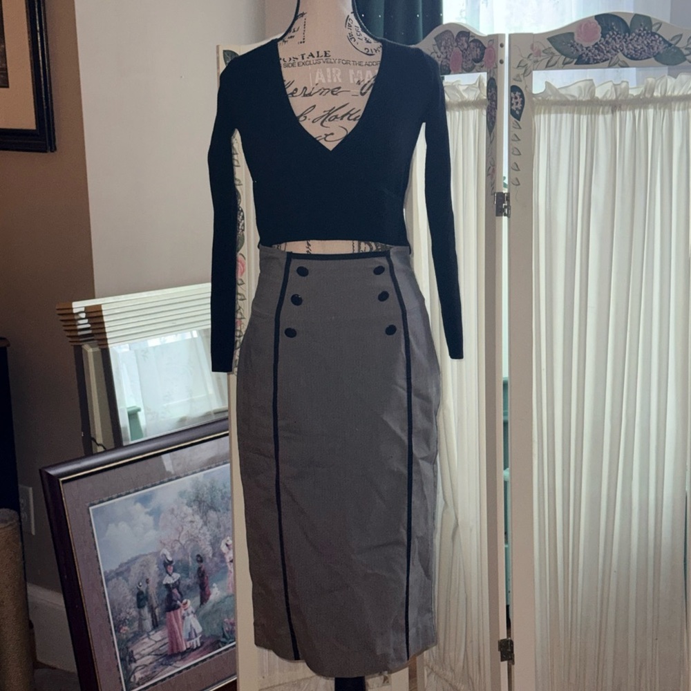 Worthington Gray Pencil Skirt with Black Trim and Button Accents